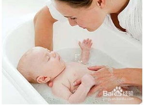 沐浴过程中怎样防止新生儿滑脱呢