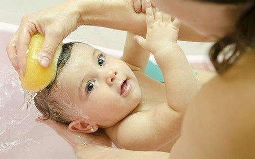 婴儿洗澡时的常见误区包括