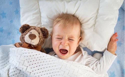 婴儿晚上经常醒来的解决办法有哪些