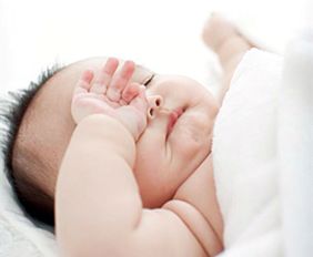 婴儿睡觉怎样有安全感