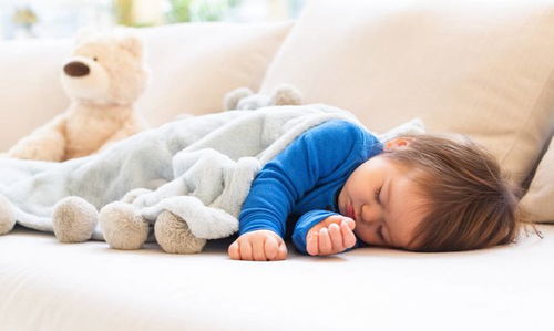 婴儿白天小睡时间长正常吗