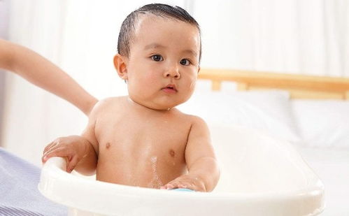 婴儿洗澡的注意事项